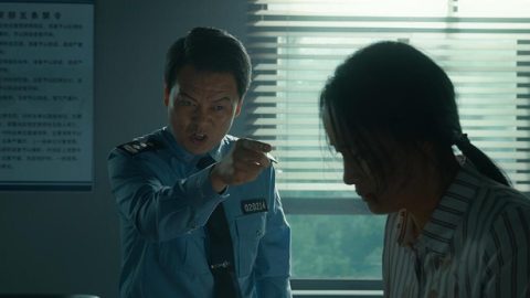 Znoszenie upokorzeń i nadużyć